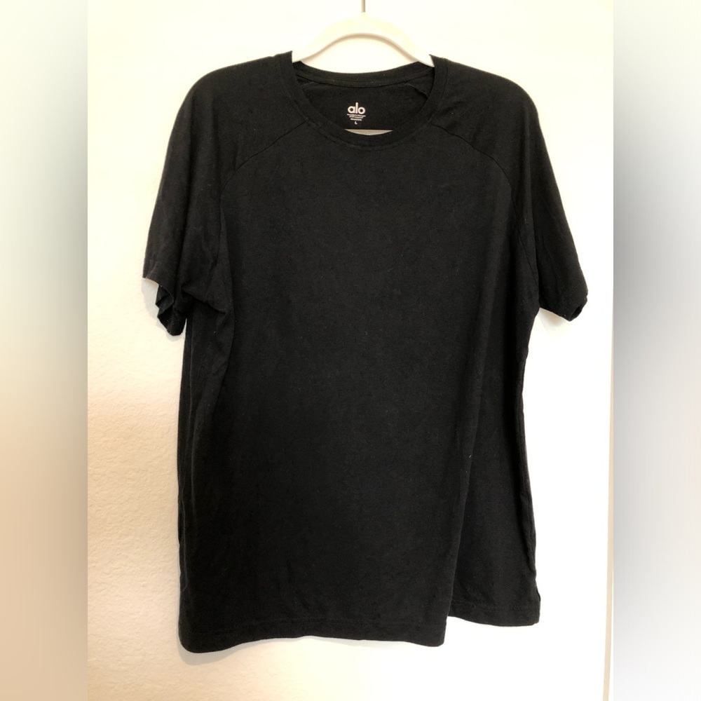 ALO Yoga Men's Short Sleeve Crew Tee in Black Large